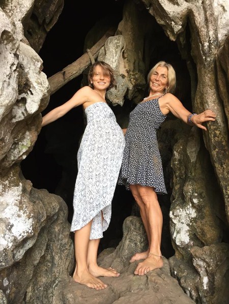 Marina with the upcoming woman in birth