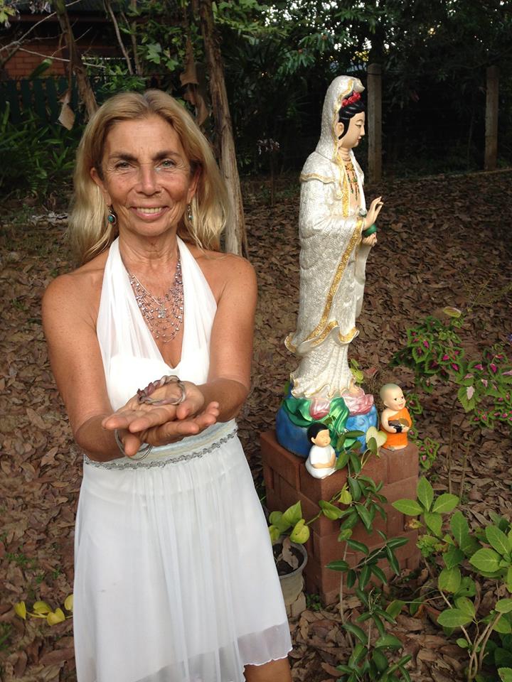 Марина в саду